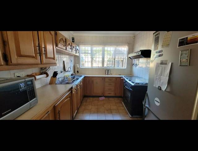 2 BEDROOM TOWNHOUSE FOR SALE IN SOUTH CREST